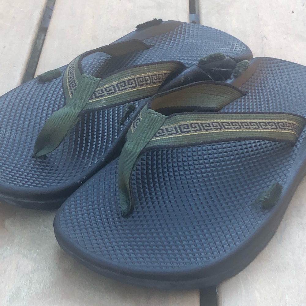 Men’s chaco sandls into flip-flop Shoes Size 10